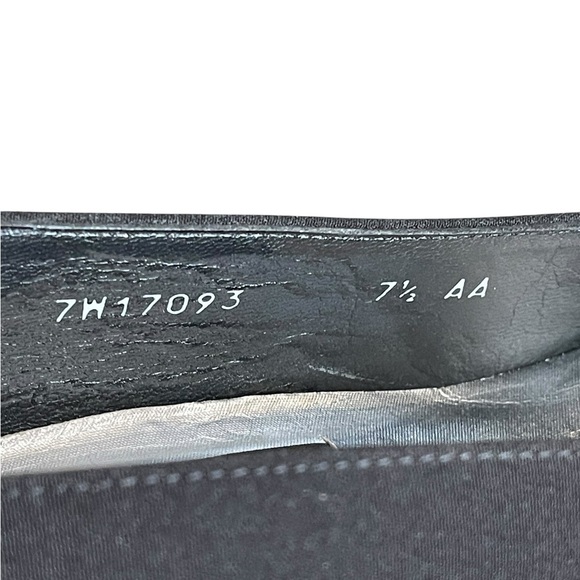 Stuart Weitzman Pump Women's
7.5AA Black Fabric Embellish Slip
On Block Heel - Picture 14 of 14